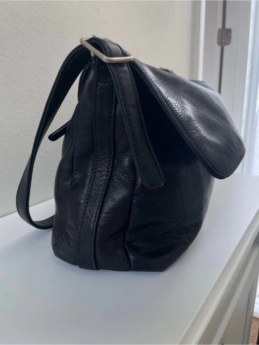 Apostrophe Black Leather Shoulder Bag